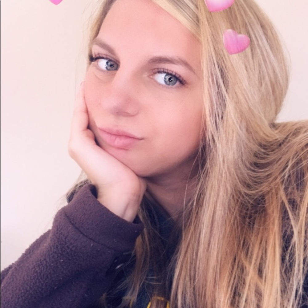 Meet your Posher, Alyssa